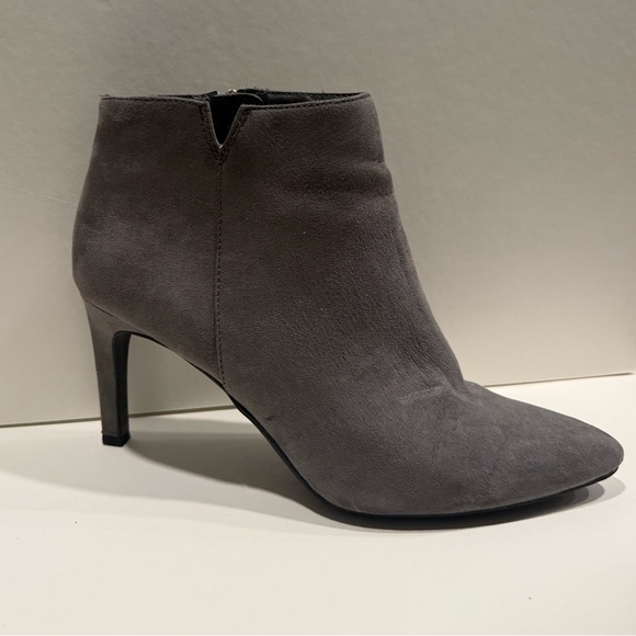 Sam & Libby Gray Suede Ankle Boots - Size 8.5 - Picture 1 of 6